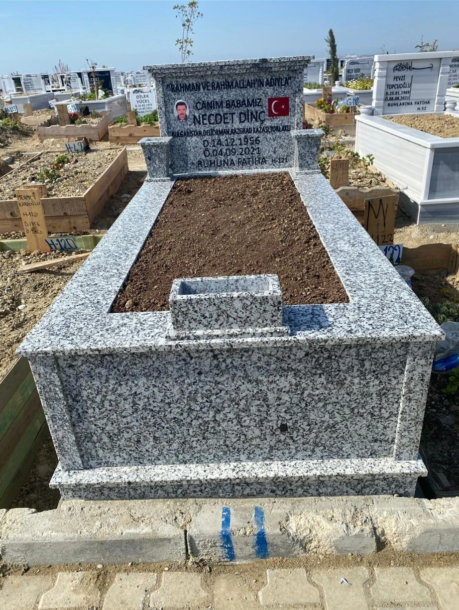 Çift kişilik beyaz mermer mezar modeli