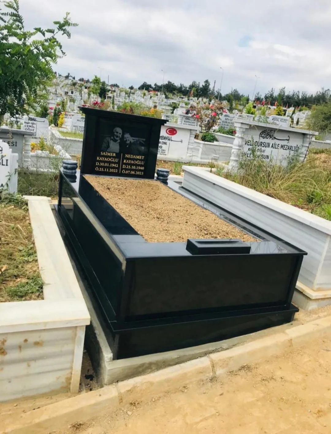 Aile mezarı granit uygulaması