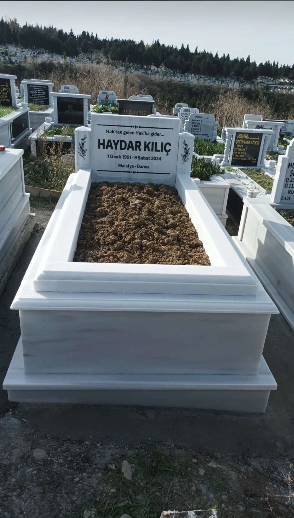 Yükseltilmiş lahit mezar modeli