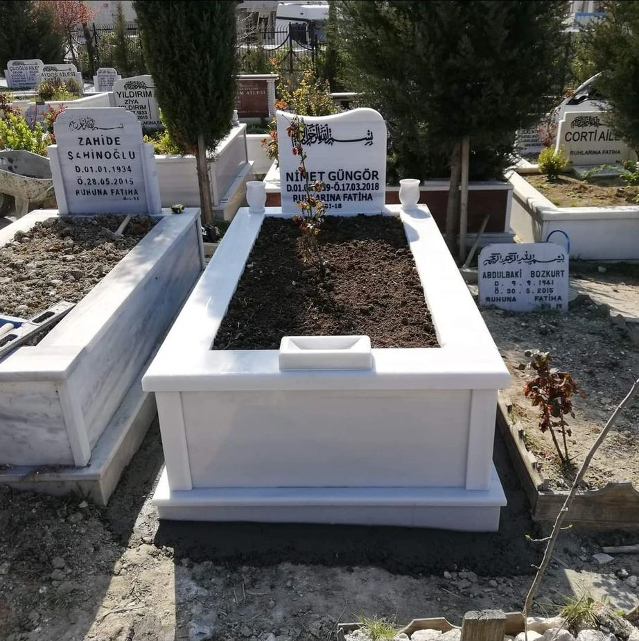 Beyaz mermer mezar modeli