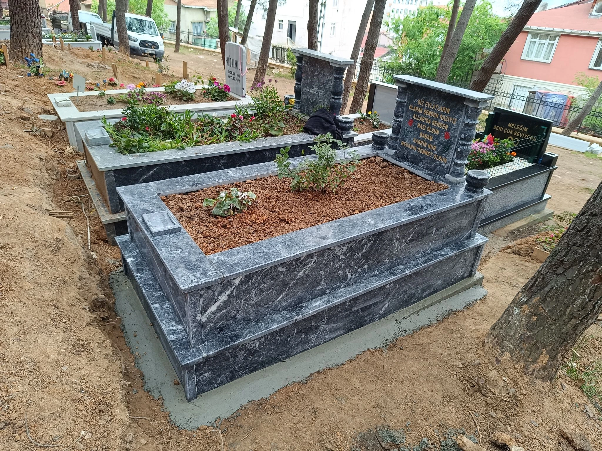 Çerçeveli granit mezar modeli